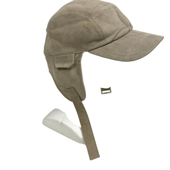 LOUIS VUITTON Beige Cap - Picture 2 of 8